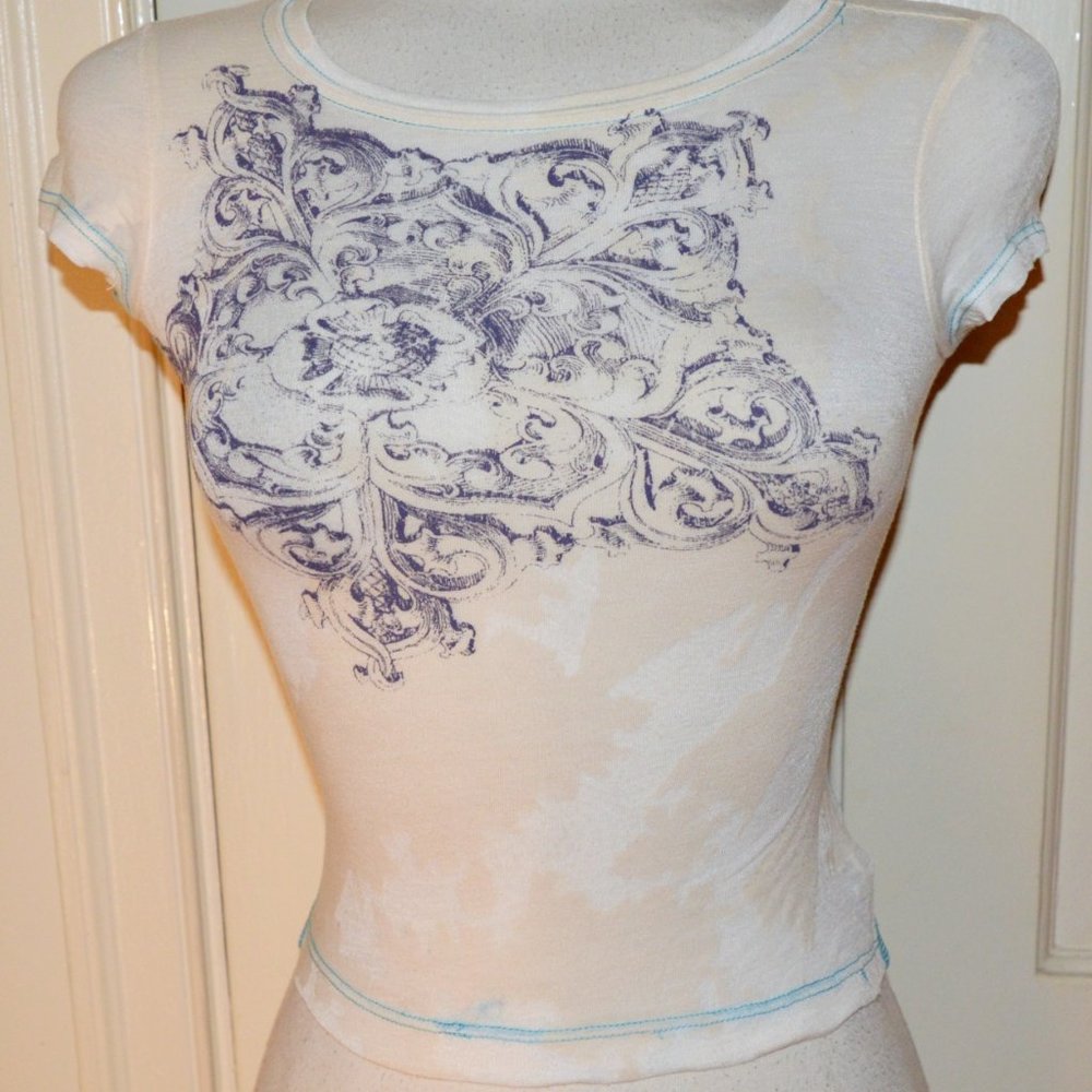 TATTOO PRINT SEE THROUGH STRETCH CROP TOP PURPLE PRINT ON PEACH FRAME MEDIUM FIT